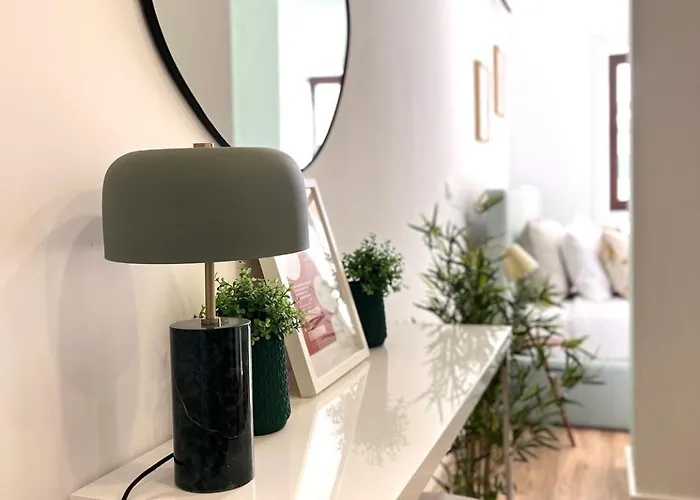 Historic Flat I Balcony & Views By Mymoradia Lejlighed Porto