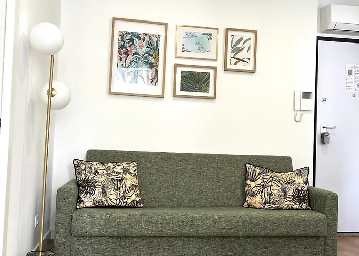 Historic Flat I Balcony & Views By Mymoradia * Porto