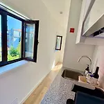Historic Flat I Balcony & Views By Mymoradia Διαμέρισμα *