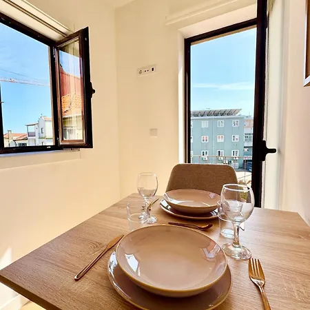 Historic Porto Flat I Balcony & Views By Mymoradia