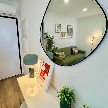 Historic Flat I Balcony & Views By Mymoradia Apartman Porto