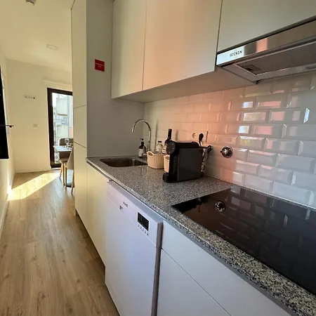 아파트 Historic Porto Flat I Balcony & Views By Mymoradia 포르투