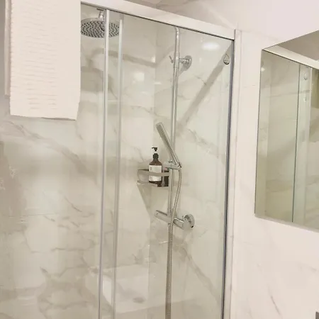 Historic Flat I Balcony & Views By Mymoradia Porto