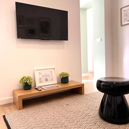 Historic Porto Flat I Balcony & Views By Mymoradia