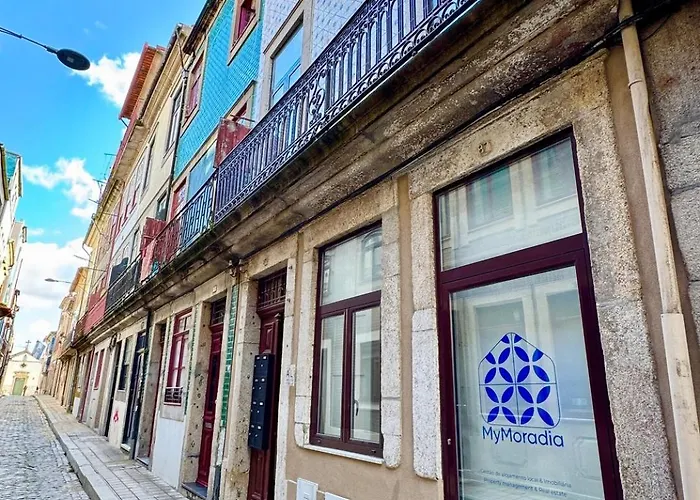 Historic Flat I Balcony & Views By Mymoradia *