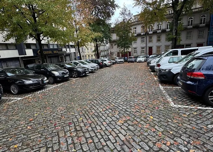 Historic Flat I Balcony & Views By Mymoradia Daire *