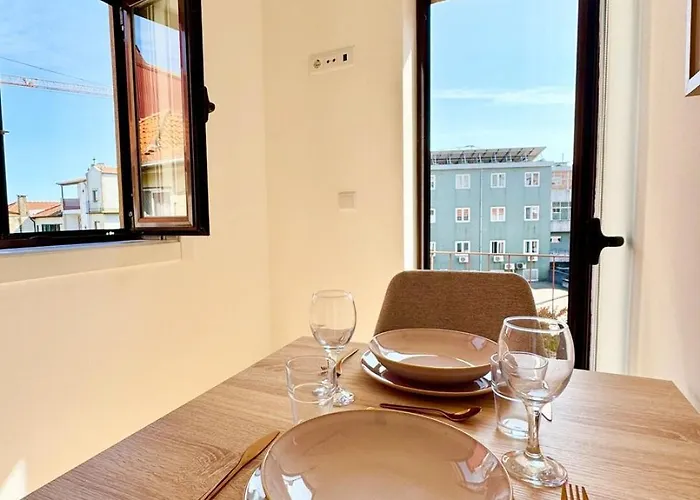 Historic Flat I Balcony & Views By Mymoradia Appartement *