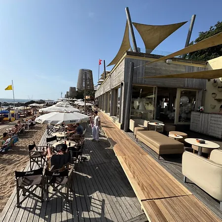 Historic Flat I Balcony & Views By Mymoradia Appartement